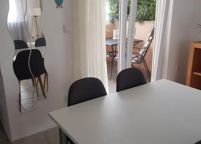 Lejlighed Elena With Free Parking And Terrace