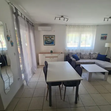 Apartmán Elena With Free Parking And Terrace *